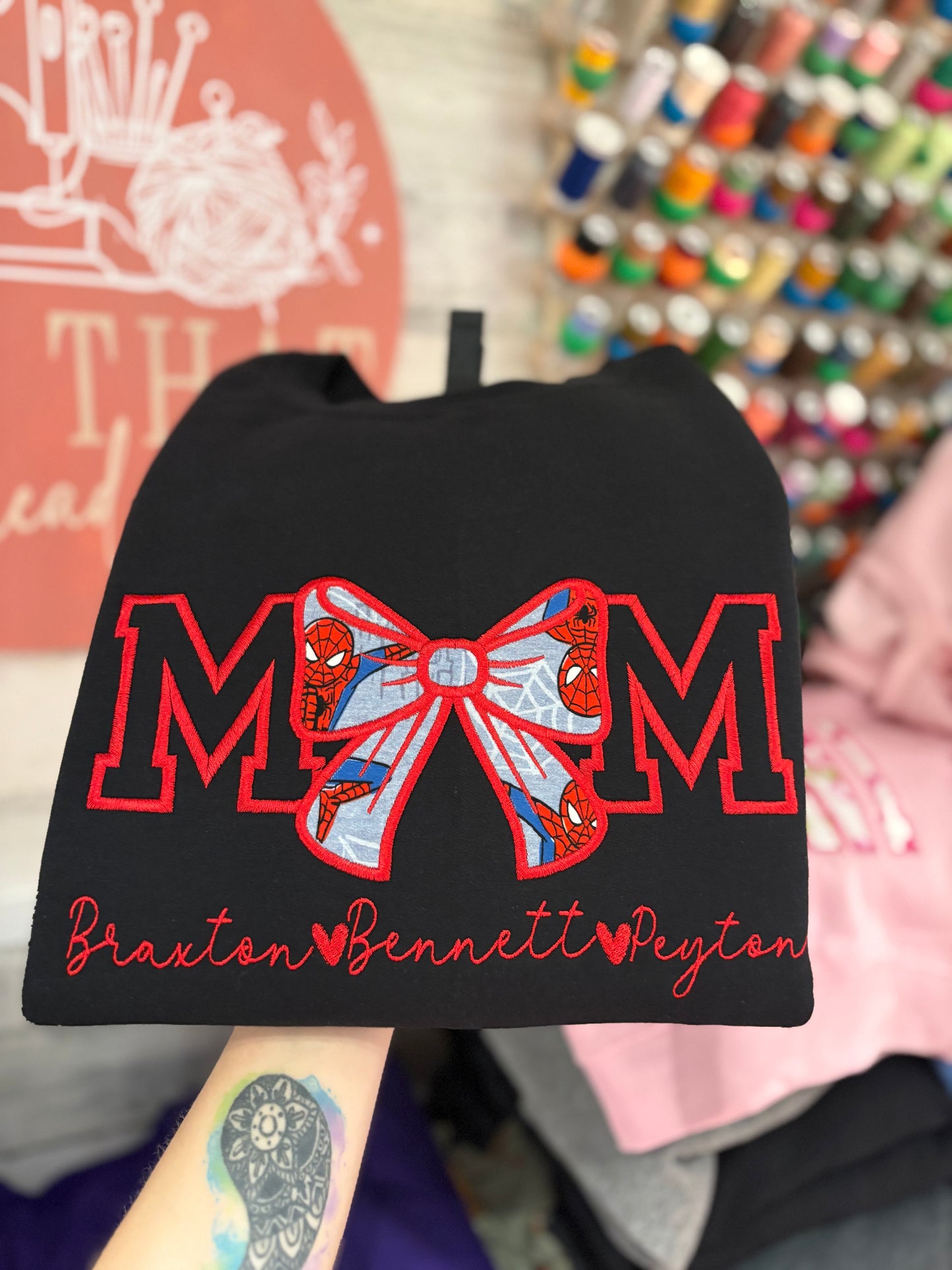 Mom with Bow Design